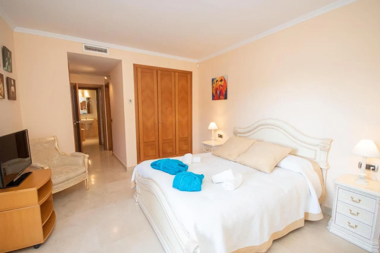 Apt With Heated Pool & Excellent Location - Todoholiday Apartment Benalmadena Spain
