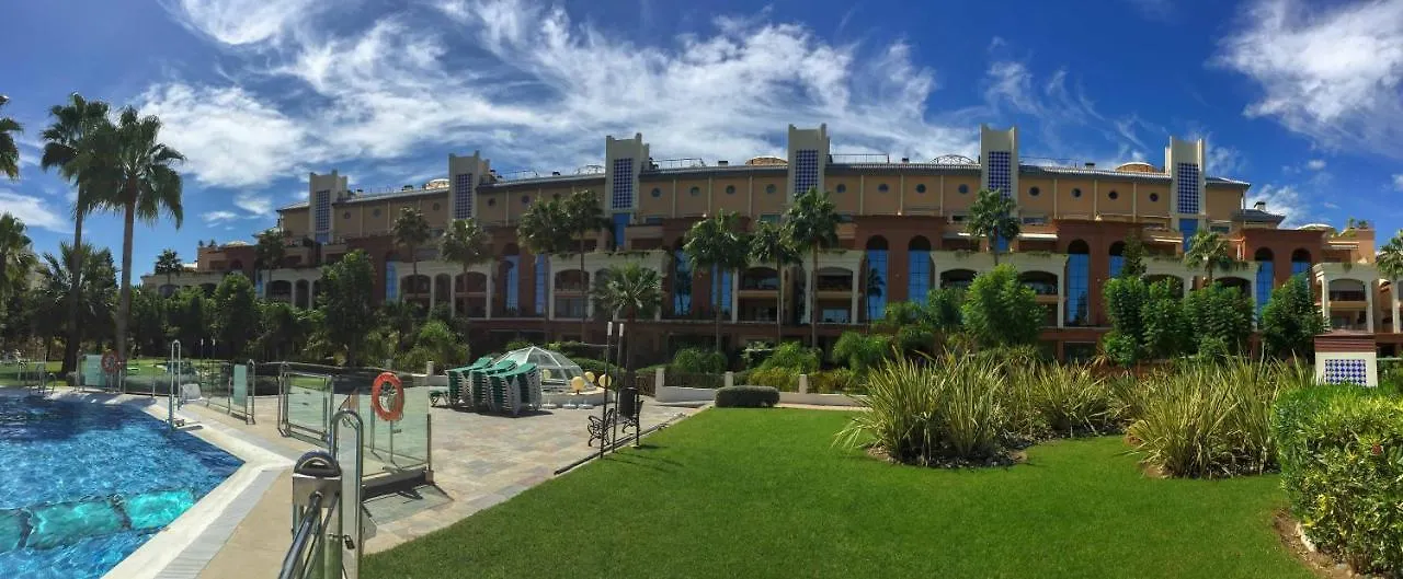 Apt With Heated Pool & Excellent Location - Todoholiday Apartment Benalmadena