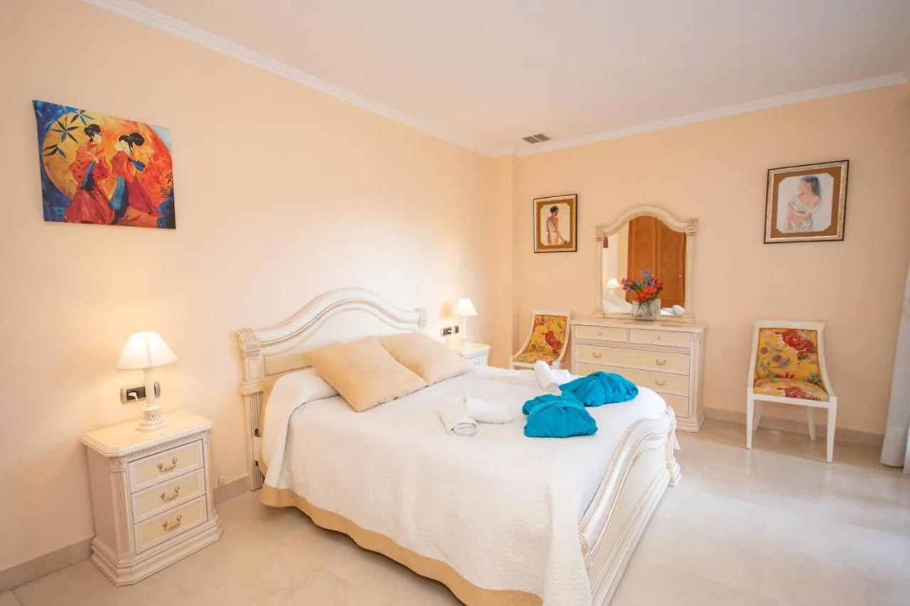 Apt With Heated Pool & Excellent Location - Todoholiday Apartment Benalmadena Spain