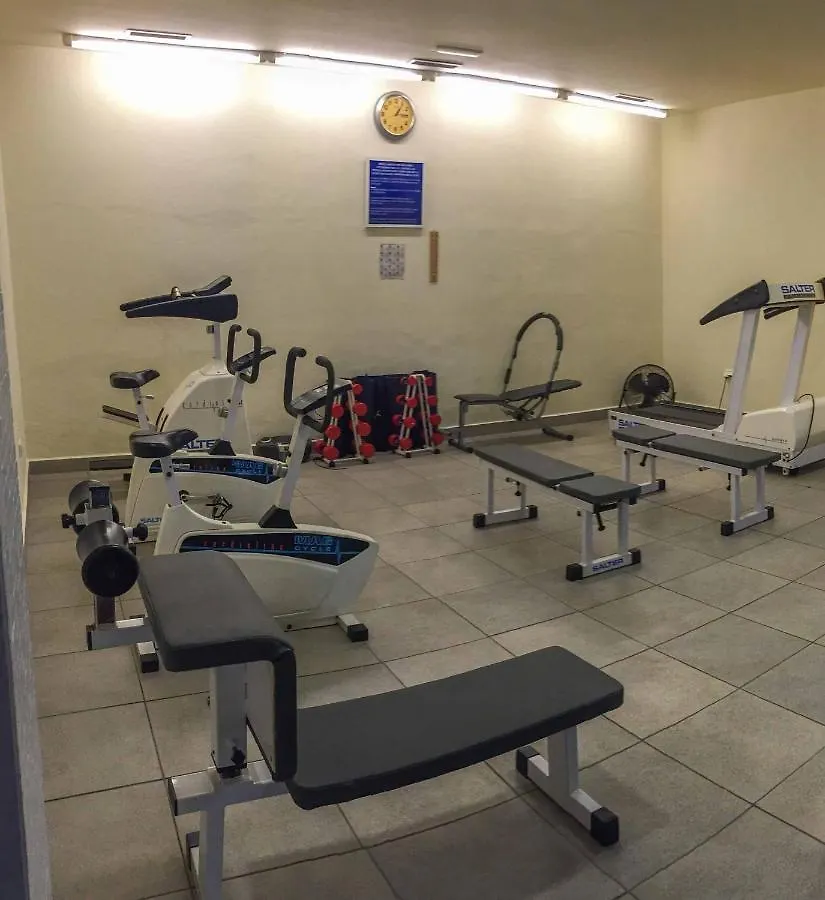 דירות בנאלמדנה Apt With Heated Pool & Excellent Location - Todoholiday