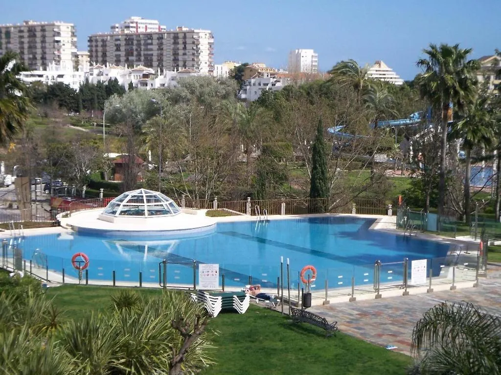 דירות בנאלמדנה Apt With Heated Pool & Excellent Location - Todoholiday ספרד